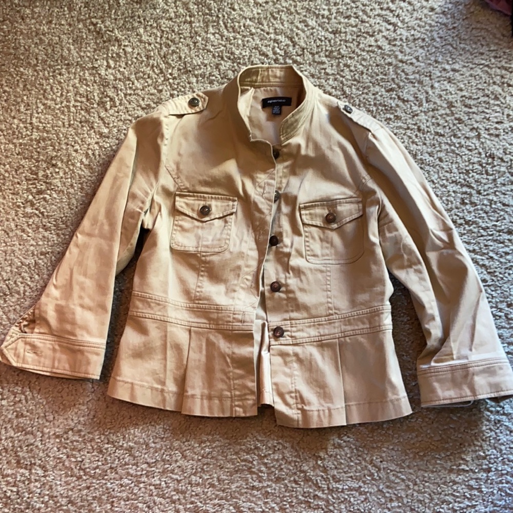 Spense short jacket with ruffle details on back size medium